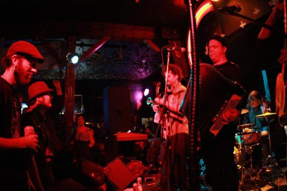 996924_10151779944677381_2064099863_n