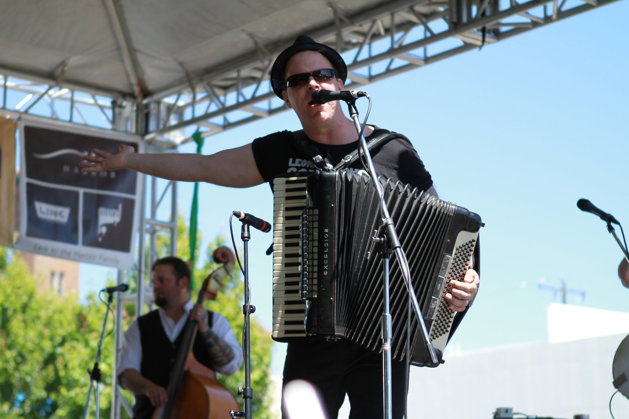 272419_2096569086268_1267402_o